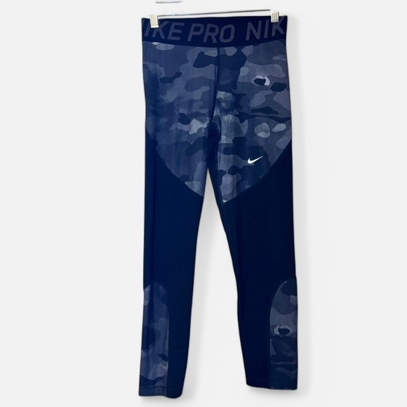 Nike Pants - Nike Pro Womens Camo Capri Leggings Size Medium Black & Grey Workout Pilates